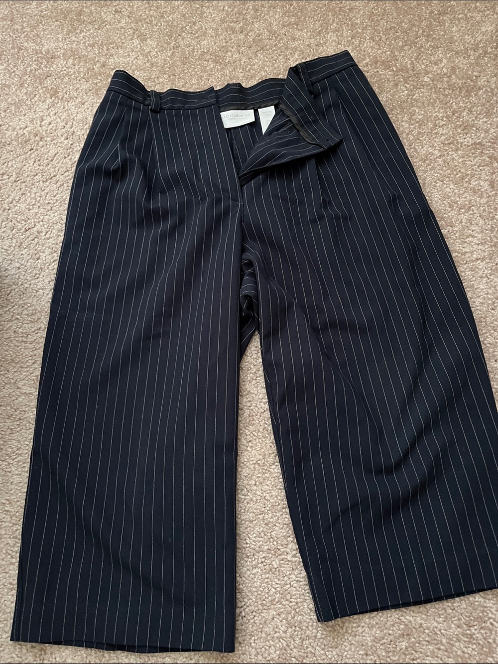 Liz Claiborne women’s Navy Pinstripe Dress capris